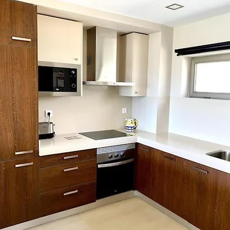 Apartment New Stunning Ocean Aprt In 